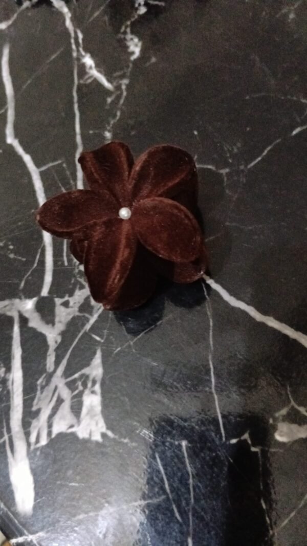 velvet flower catcher